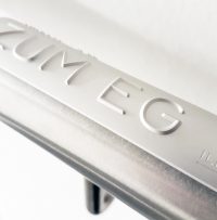 Handlauf Kunststoff gegossen weiß mit weißer Profilschrift Handlauf Kunststoff gegossen weiß mit weißer Profilschrift